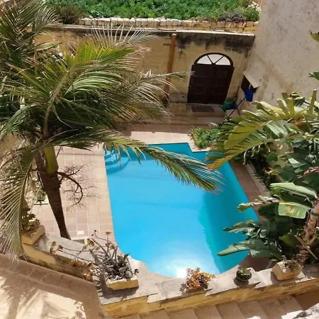 לינה וארוחת בוקר Haven Għarb