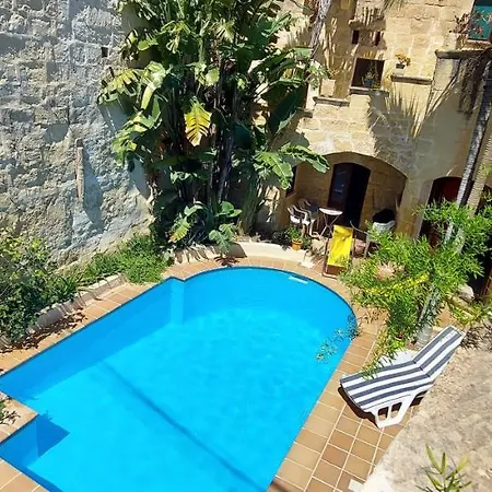 לינה וארוחת בוקר Haven 3*
